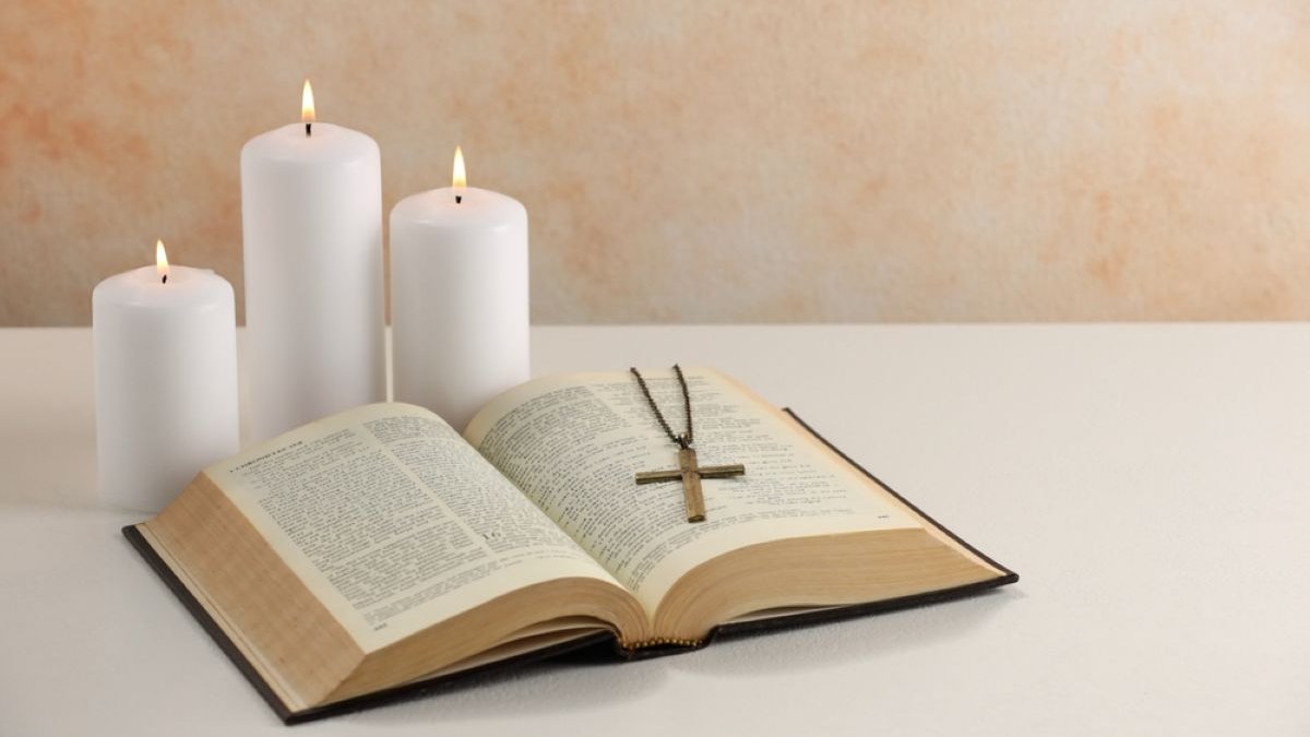 Biblia, guía, familia, oración, entronización, Jesús, Dios, Palabra, Sagrada Escritura