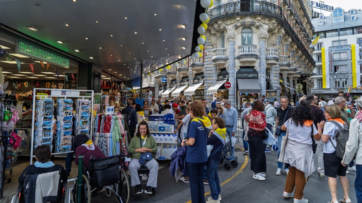 lourdes-attente-pape-afp