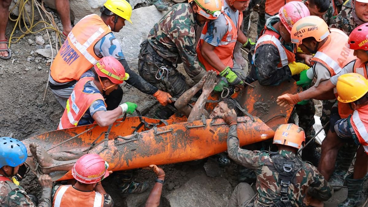 deux ouvriers retrouvés vivants au Népal neuf jours après la catastrophe