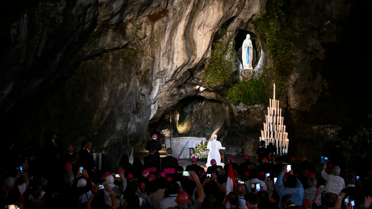 pope-leo-xiv-arrives-prayer-grotto-massabielle-sanctuary-our-lady-lourdes-france-september-26-2026