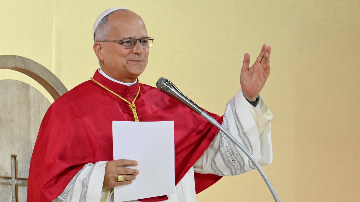 pope-leo-xiv-speaks-prayer-vigil-young-people-stade-de-france-paris-september