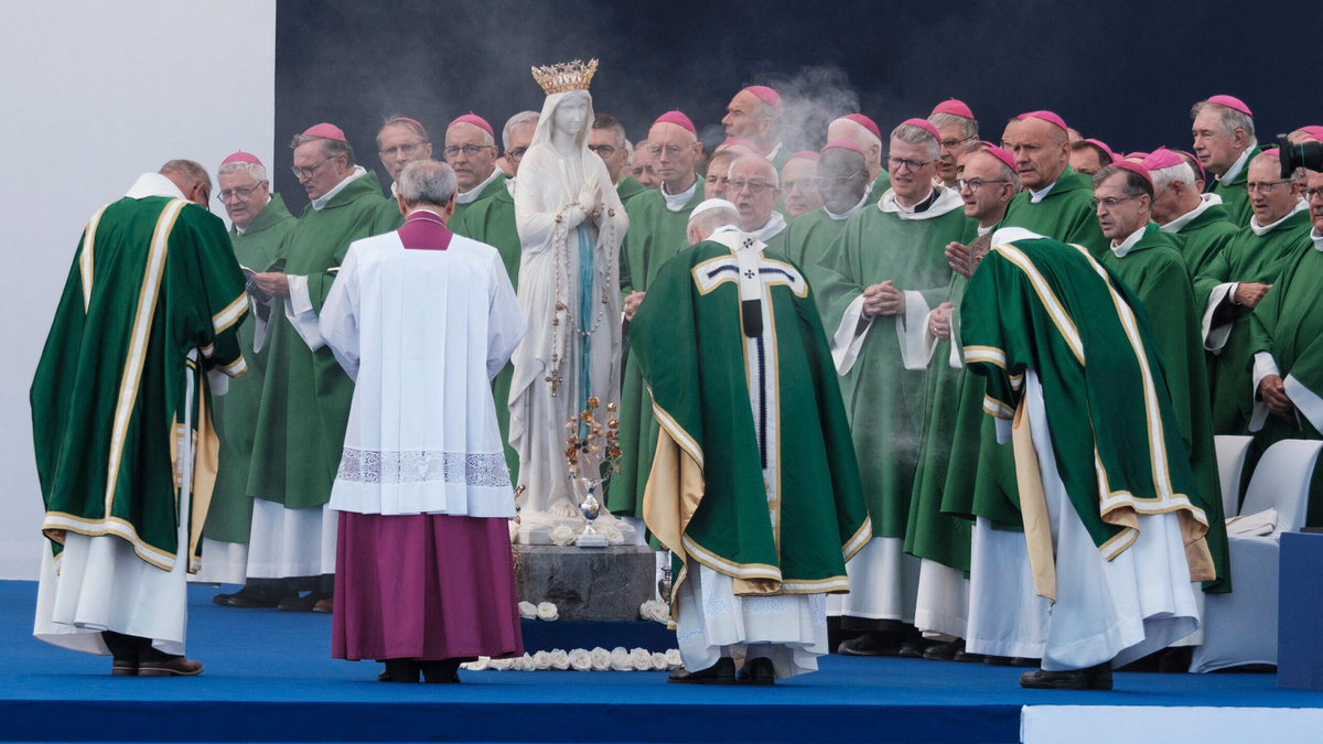 pope-leo-xiv-sunday-mass-large-meadow-shrine-lourdes-france-september-26-2026