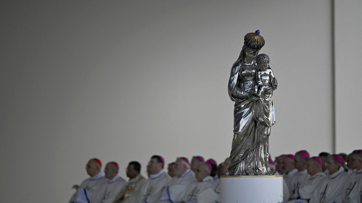 silver-virgin-and-child-notre-dame-treasury-pope-leo-xiv-mass-place-de-la-concorde-paris-september-26-2026