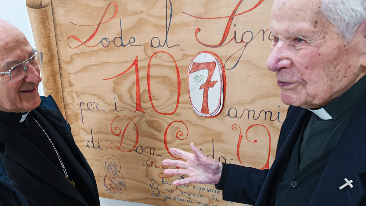 The 108-year-old priest who built a church with cakes