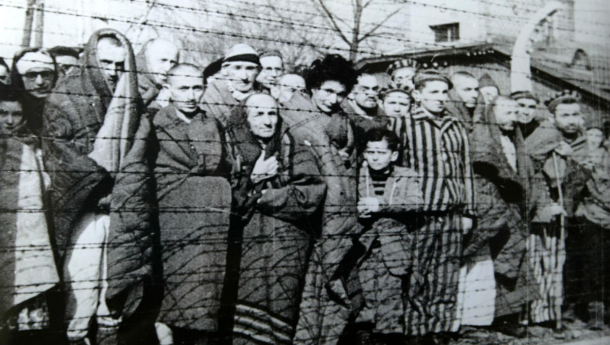 AUSCHWITZ, OBÓZ