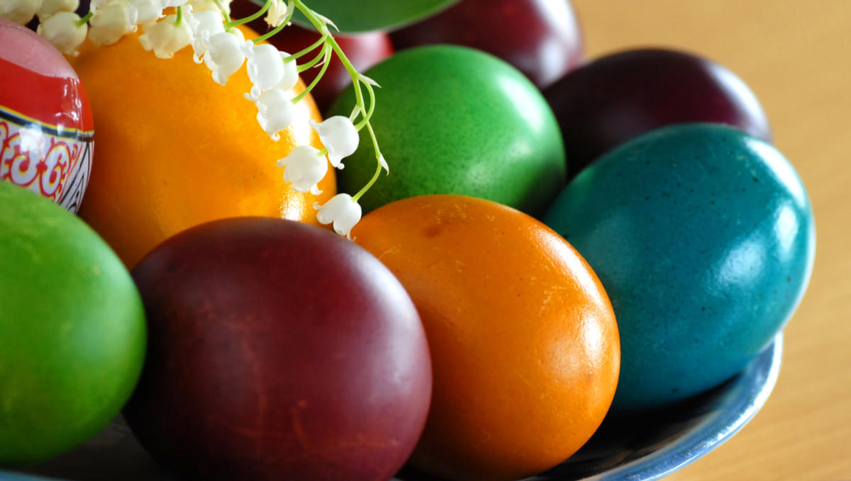 Easter eggs, Plate