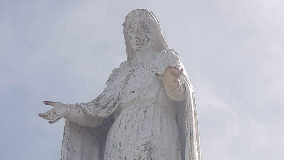 becca di nona statua vergine