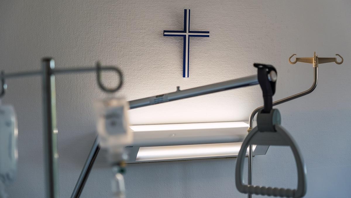 Cross in hospital room