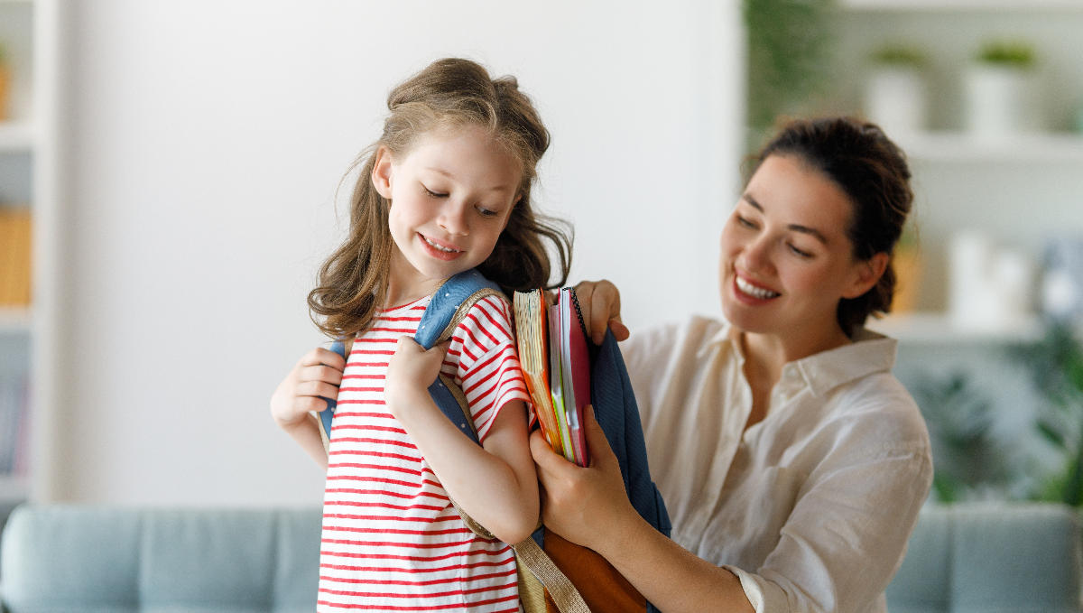 mom-child-back-to-school-