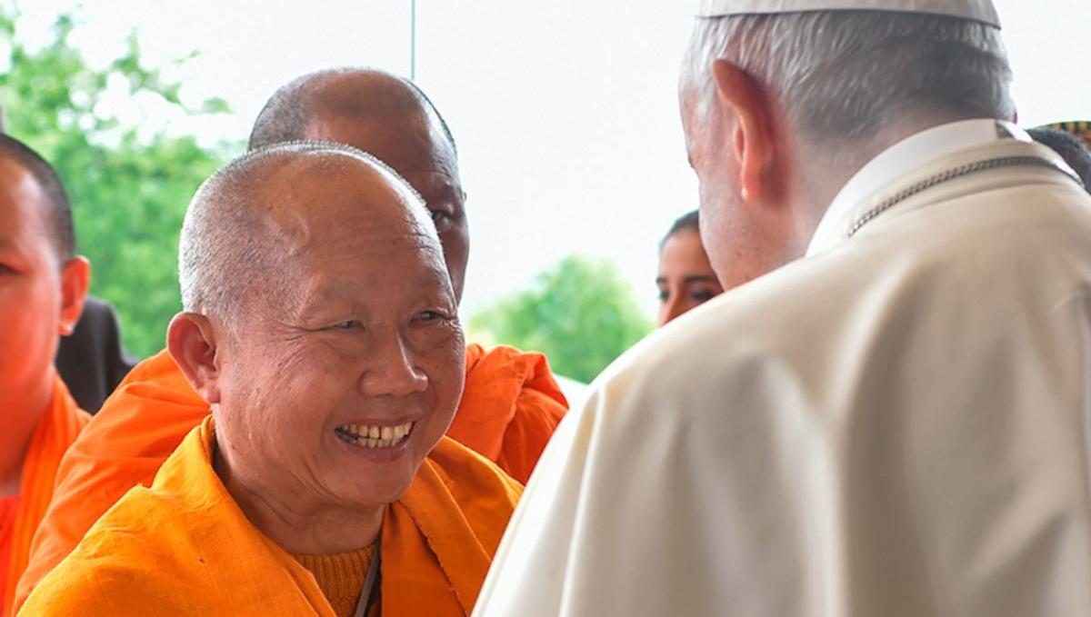 La bella amistad entre el monje tailandés Phra Maha Thongrattana Thavorn y la fundadora del Movimiento de los Focolares Chiara Lubich