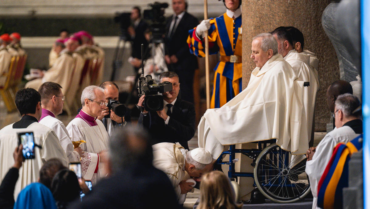 pope-leo-xiv-mass-lords-supper-holy-thursday
