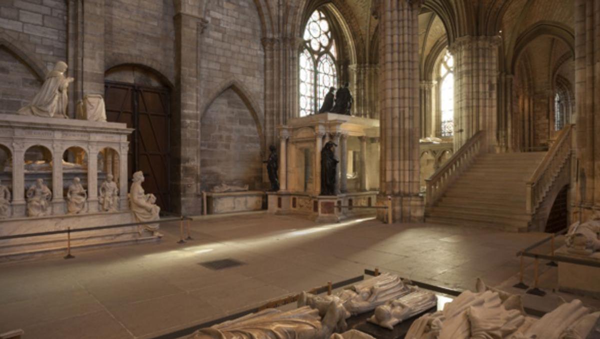 Dans un post Instagram publié ce 22 juin, la basilique Saint-Denis dévoile ses secrets pour rester au frais quand le thermomètre s’affole.