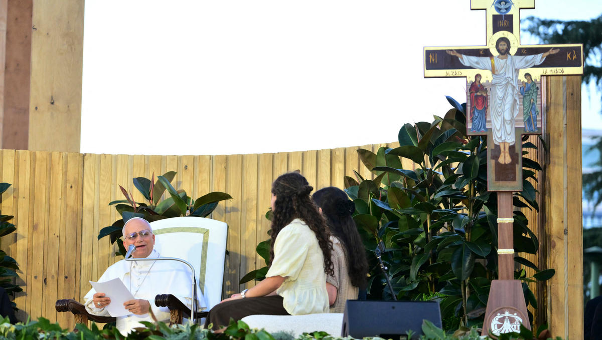 pope-leo-xiv-holds-prayer-vigil-young-people-spain