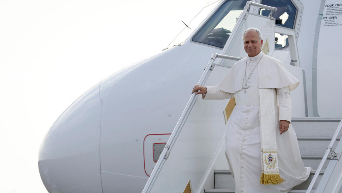 pope-leo-xiv-disembarks-plane-metz-nancy-lorraine-airport-metz-france-september-28-2026
