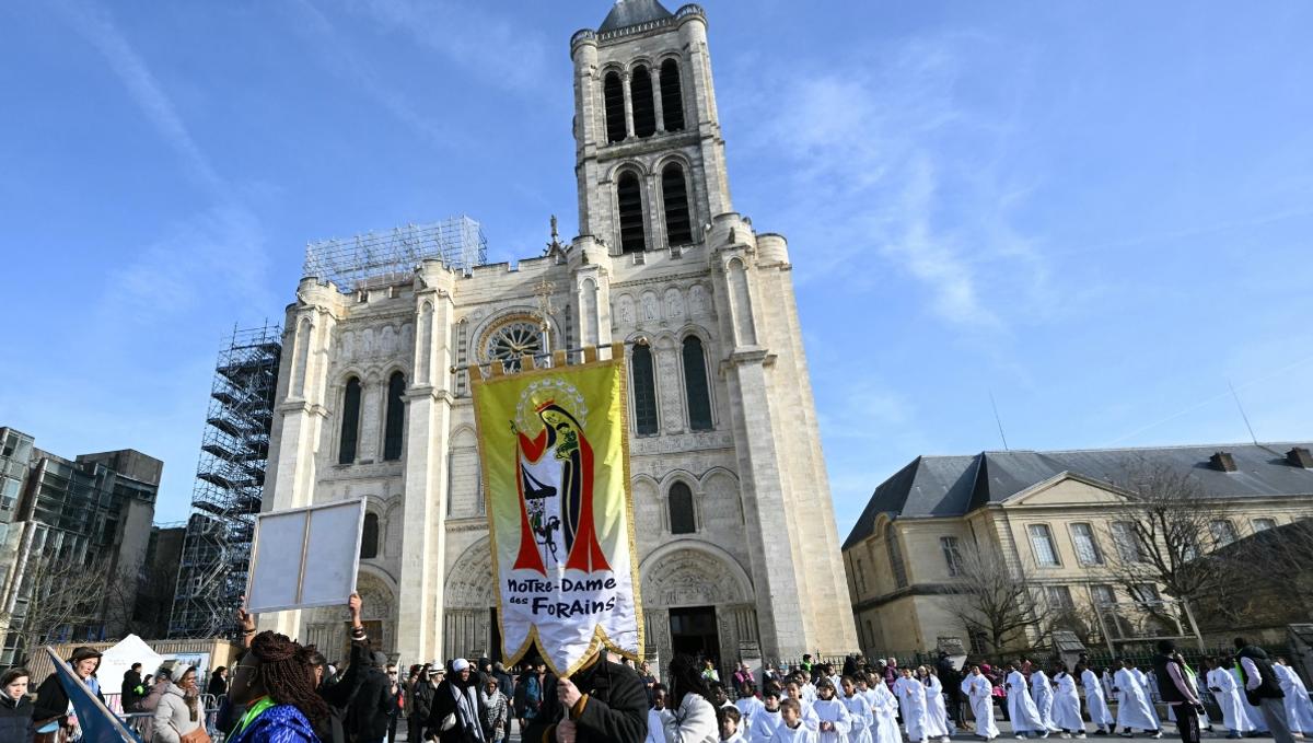 ordination-Mgr-Etienne-Guillet-saint-denis-afp