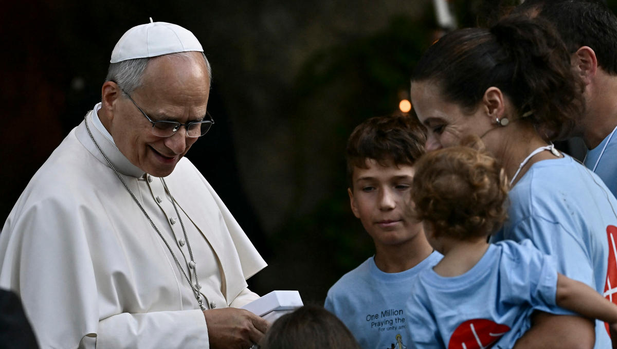 pope-leo-xiv-one-million-children-prayin-rosary-lourdes-grotto-vatican