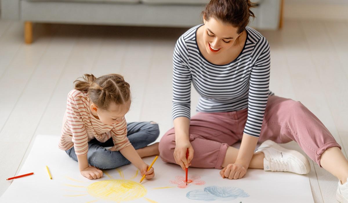 Mother and daughter coloring
