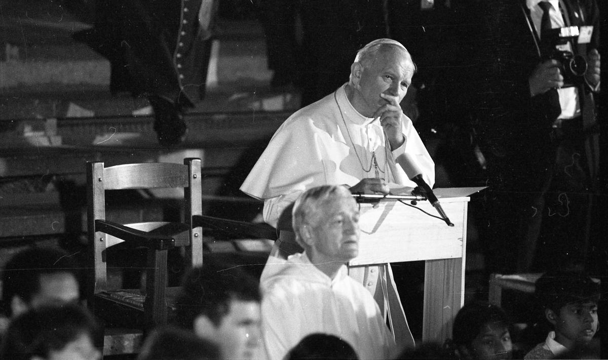 PHOTO-1-messe-a-taize