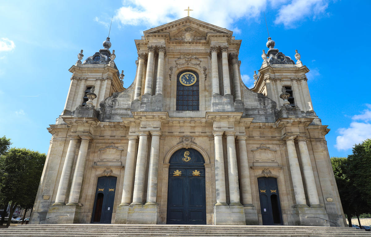 SAINT-LOUIS-DE-VERSAILLES-CATHEDRALE