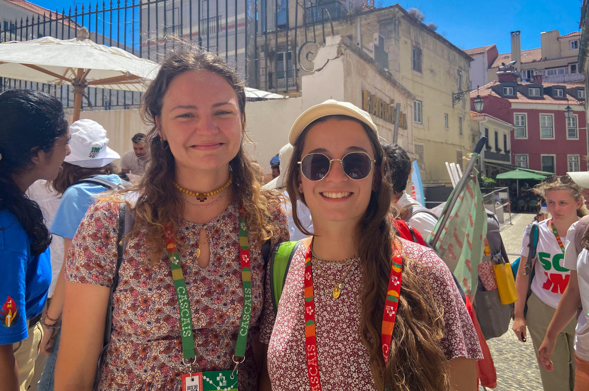 Article-on-St-Therese-Isabella-Carvalho-Alix-et-amie-guillemette-article