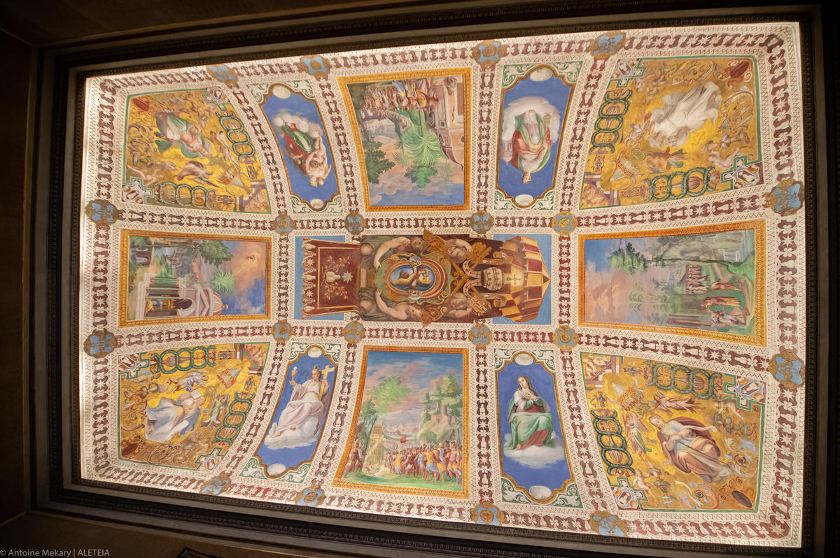 ITALY-LATERAN-PALACE