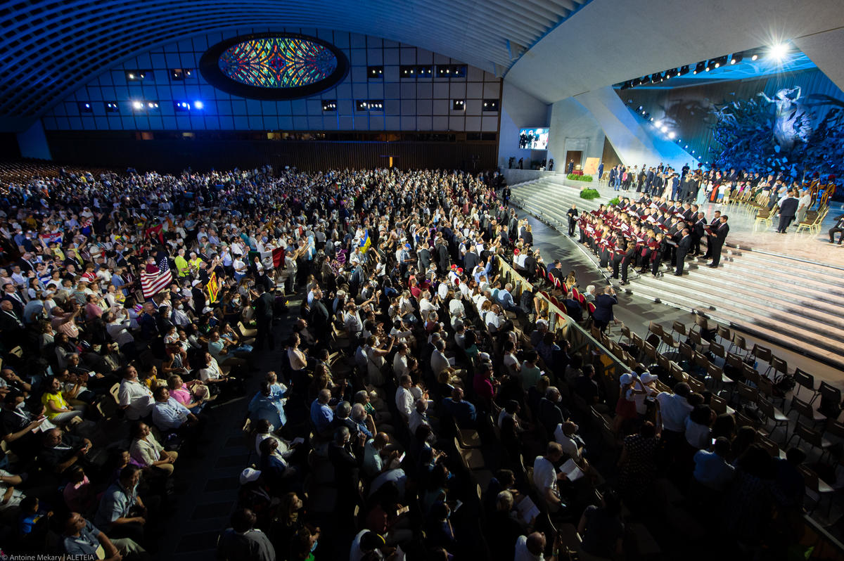 Pope Francis attends the Festival of Families - 10th World Meeting of Families - Paul VI Hall