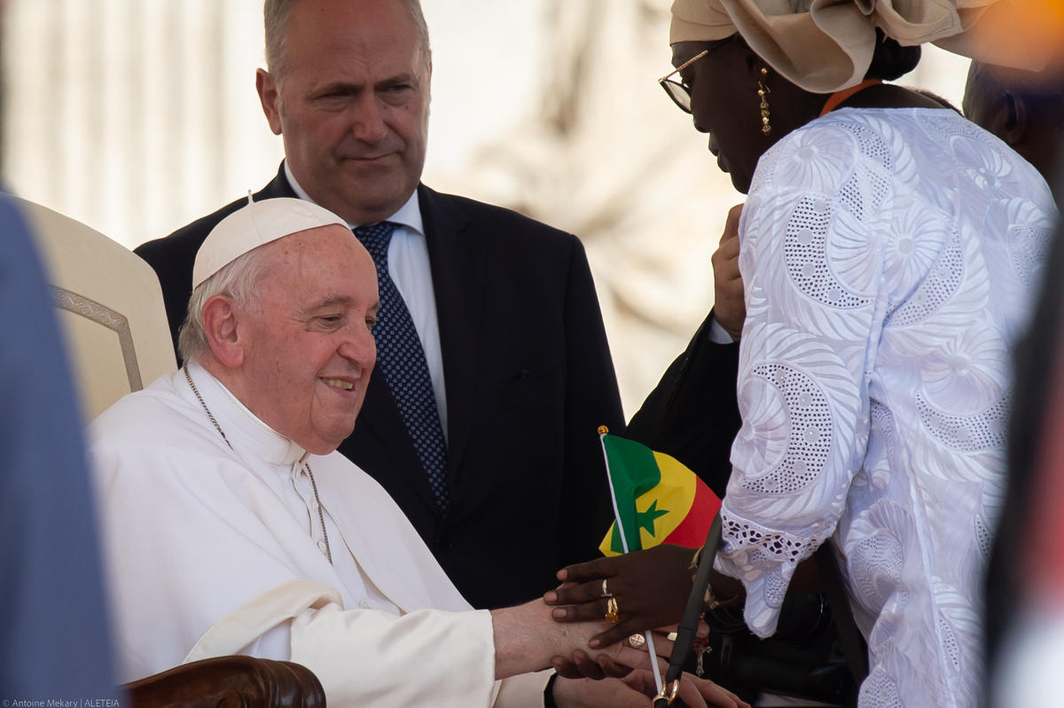 Pope-Francis-general-audience-Antoine-Mekry-ALETEIA