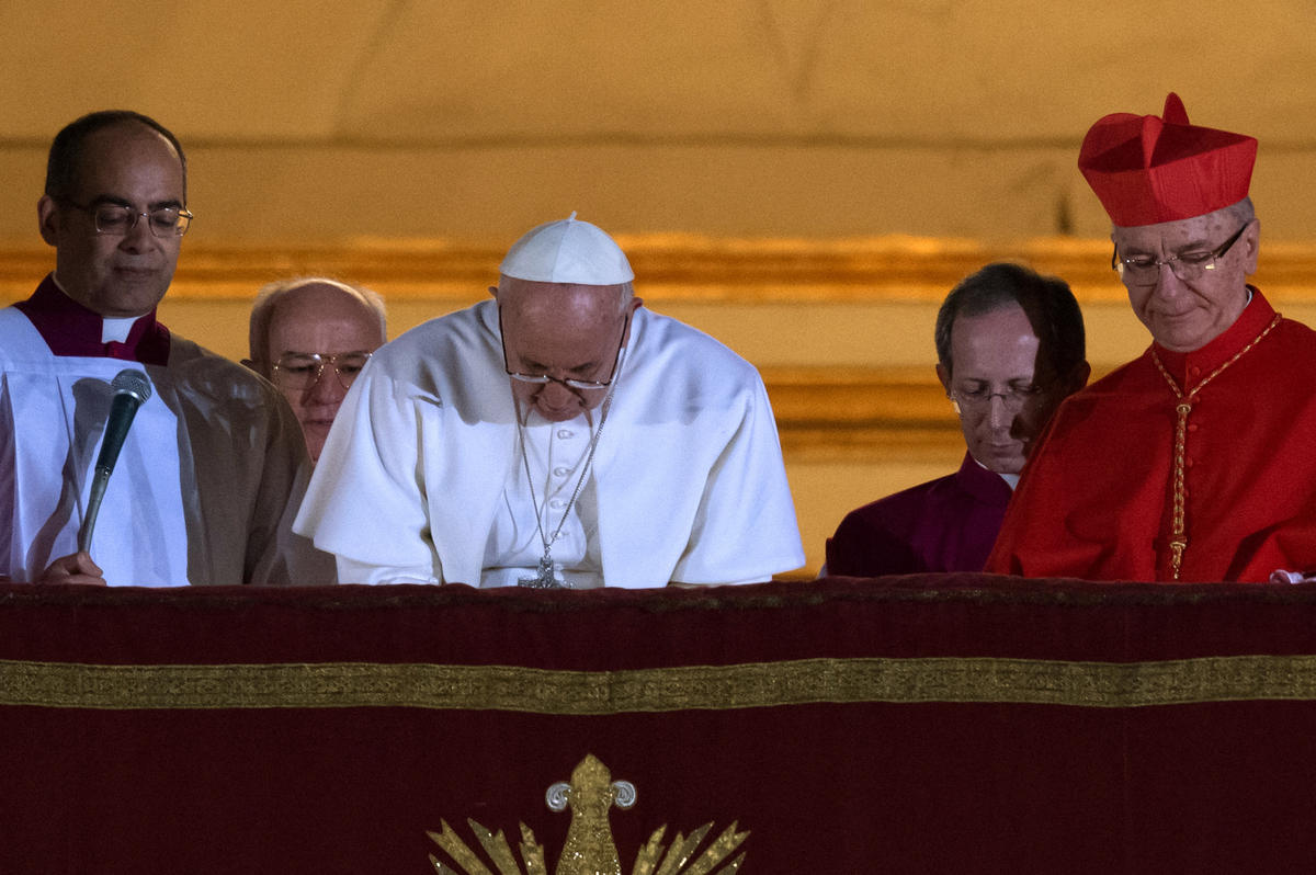 The-10-gestures-of-Pope-Francis-that-shed-light-on-his-pontificate-AFP