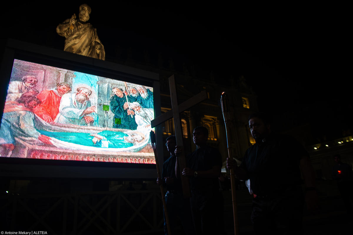 Vatican City Via Petri aux flambeaux