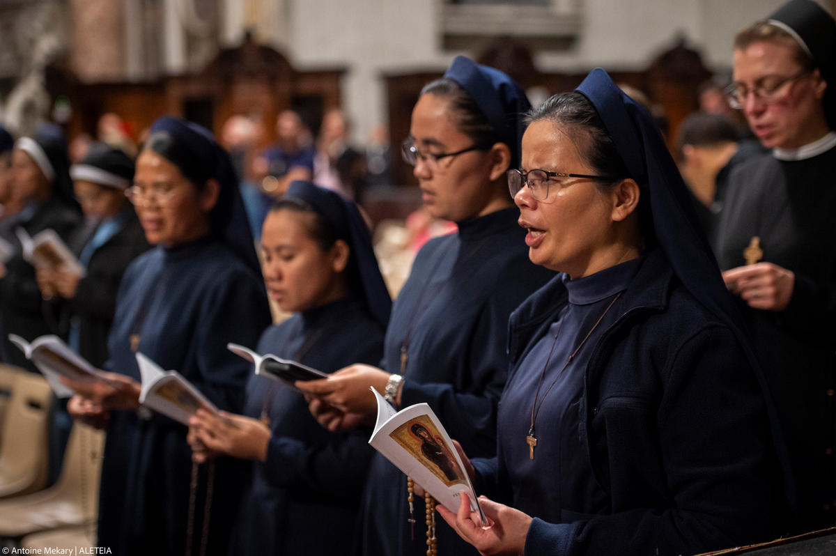 VATICAN-POPE-PRAYER-PEACE-SYNOD2023