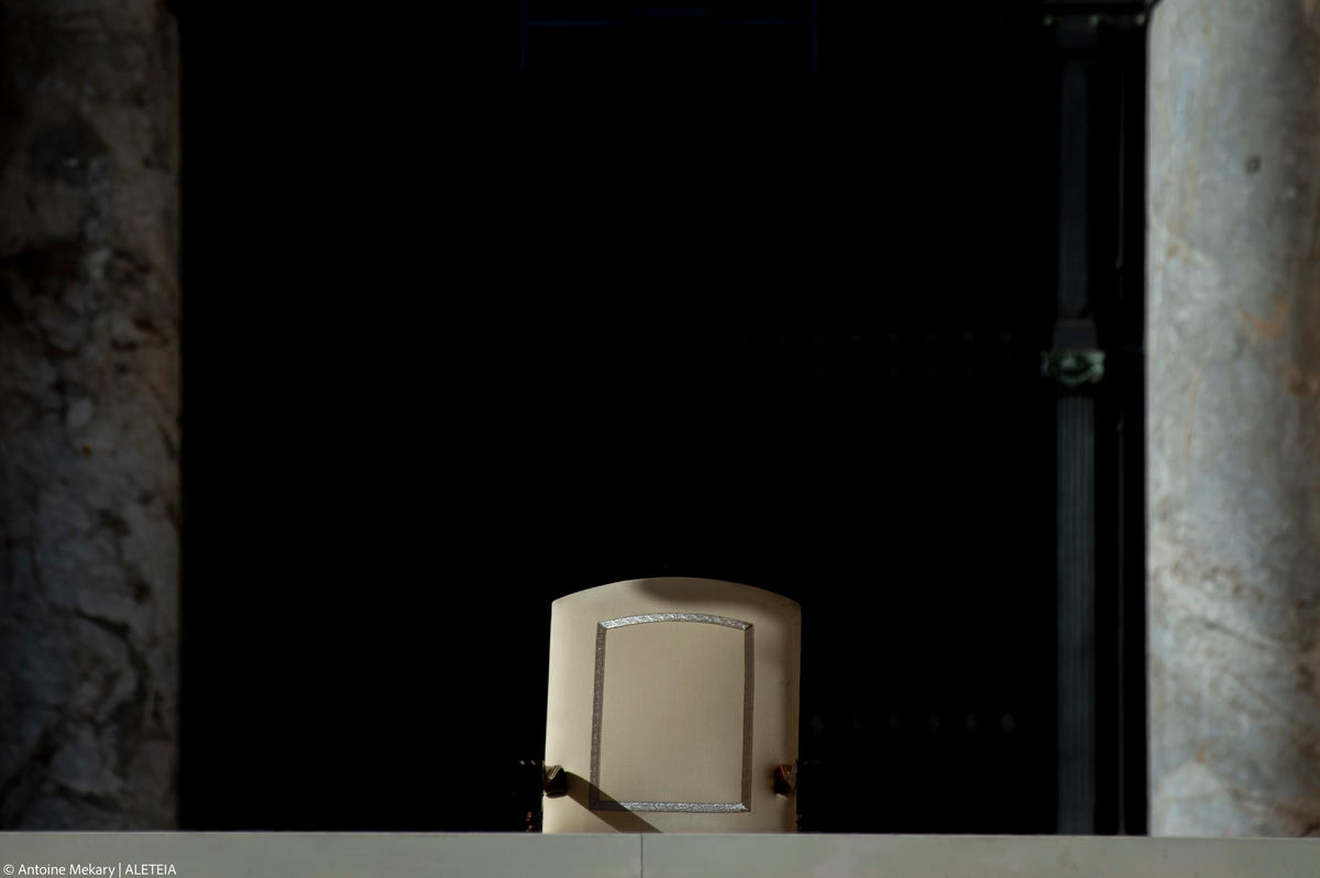Pope's Empty Chair