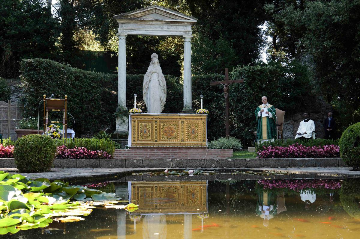 pope-leo-mass-borgo-laudato-si-castel-gandolfo