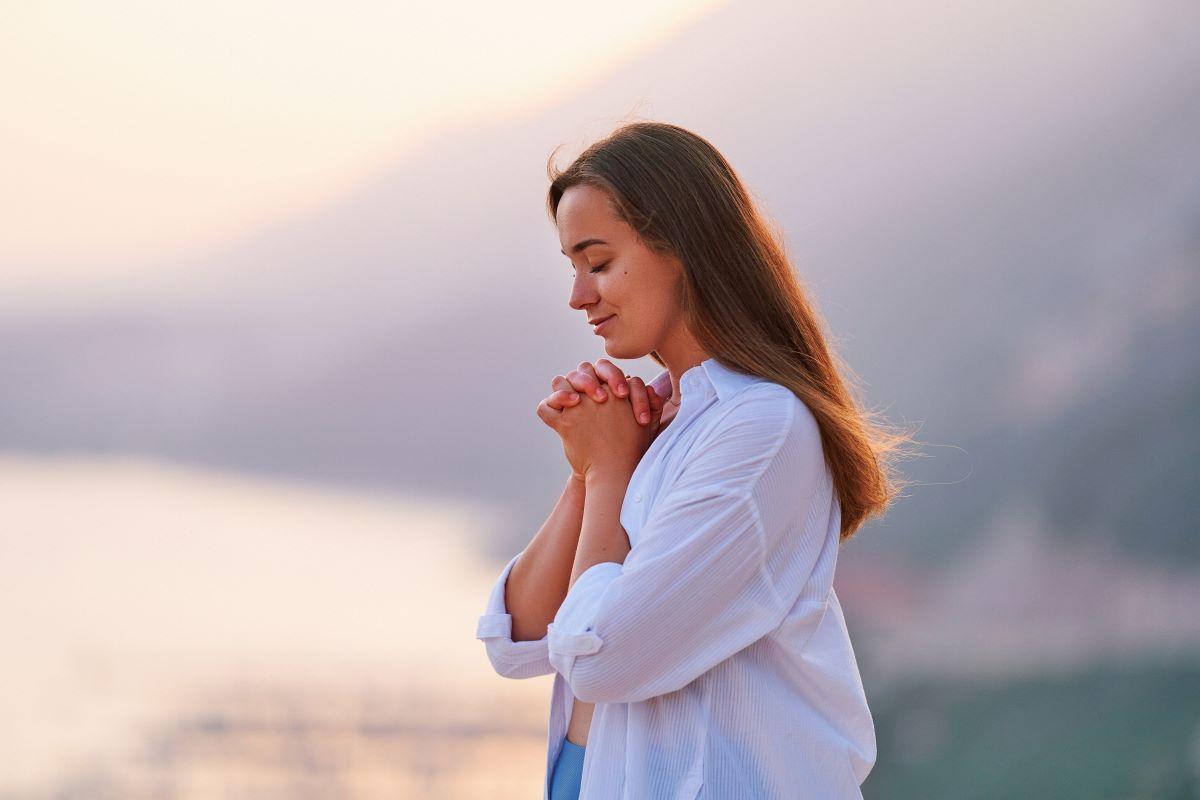 woman-praying