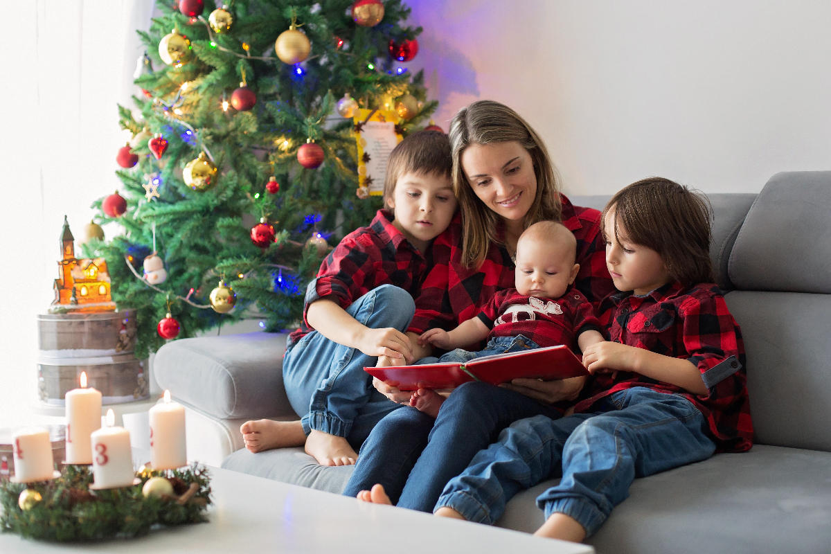 family, mom, kids, couch, tree, reading, Christmas, holidays