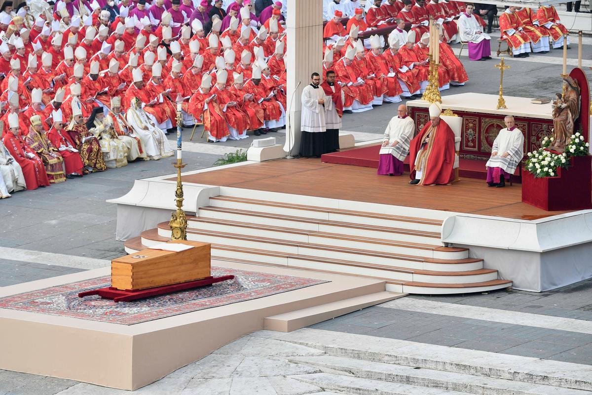 Funeral-mass-of-Pope-Emeritus-Benedict-XVI-Foto-Messa-Esequiale