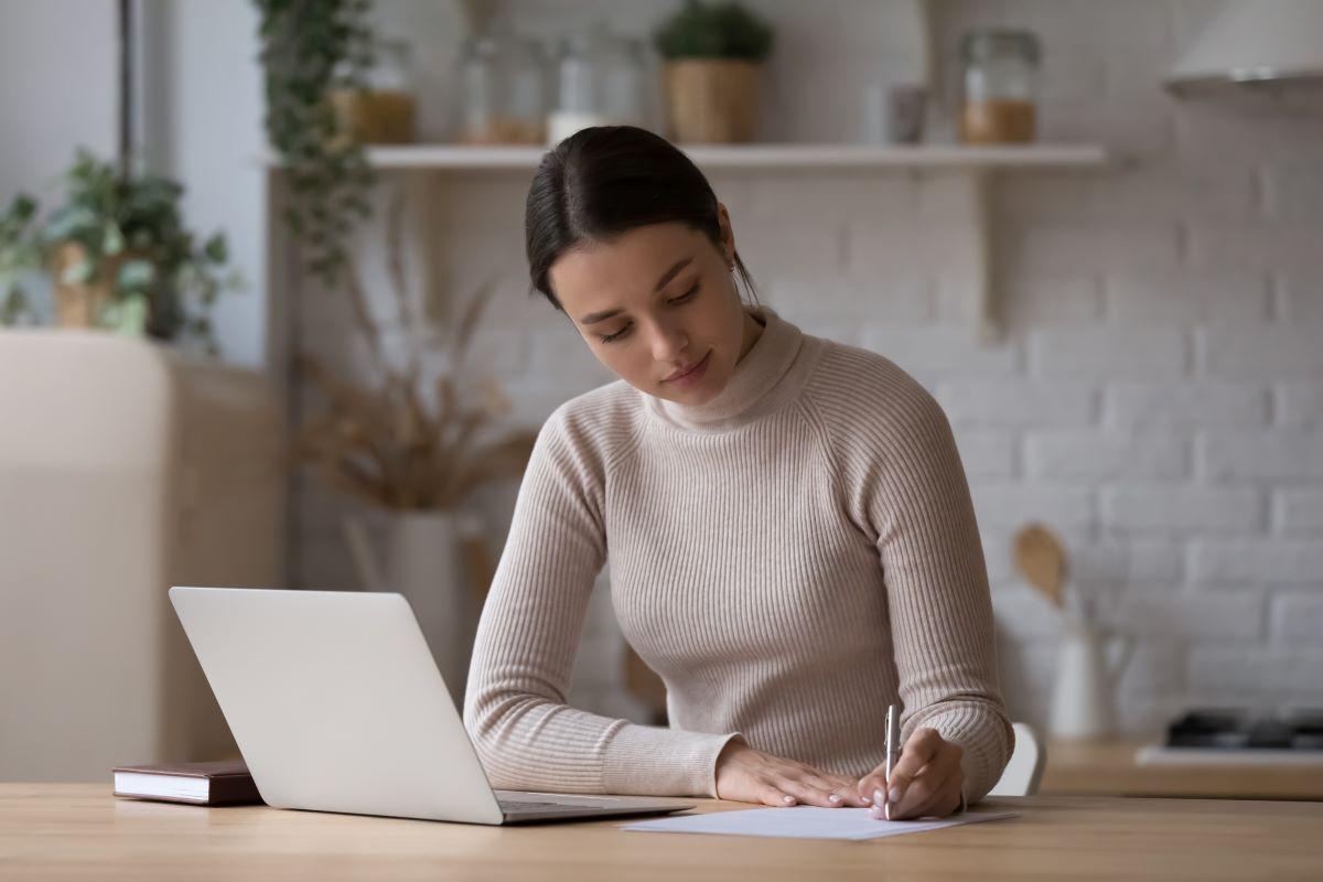 woman-writing