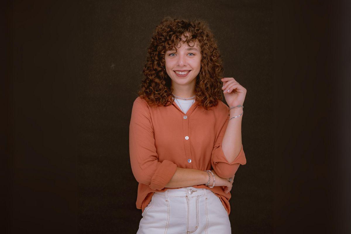 Aldana Canale catholic singer
