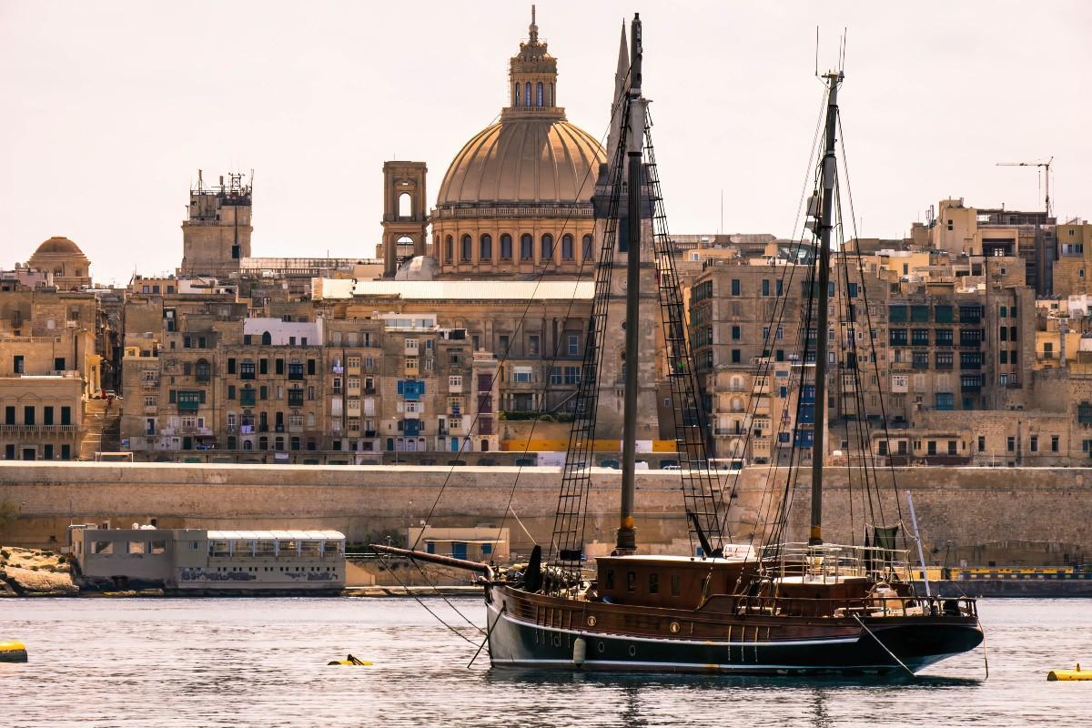 Notre-Dame_du_Mont_Carmel_de_La_Valette-shutterstock