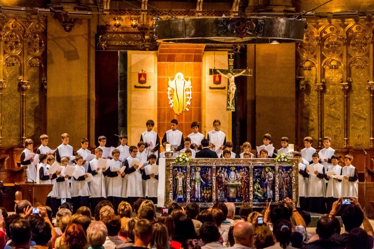 kids singing in church