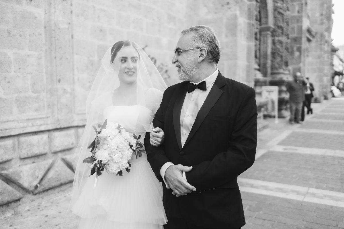 bride with her father- DO NOT REUSE