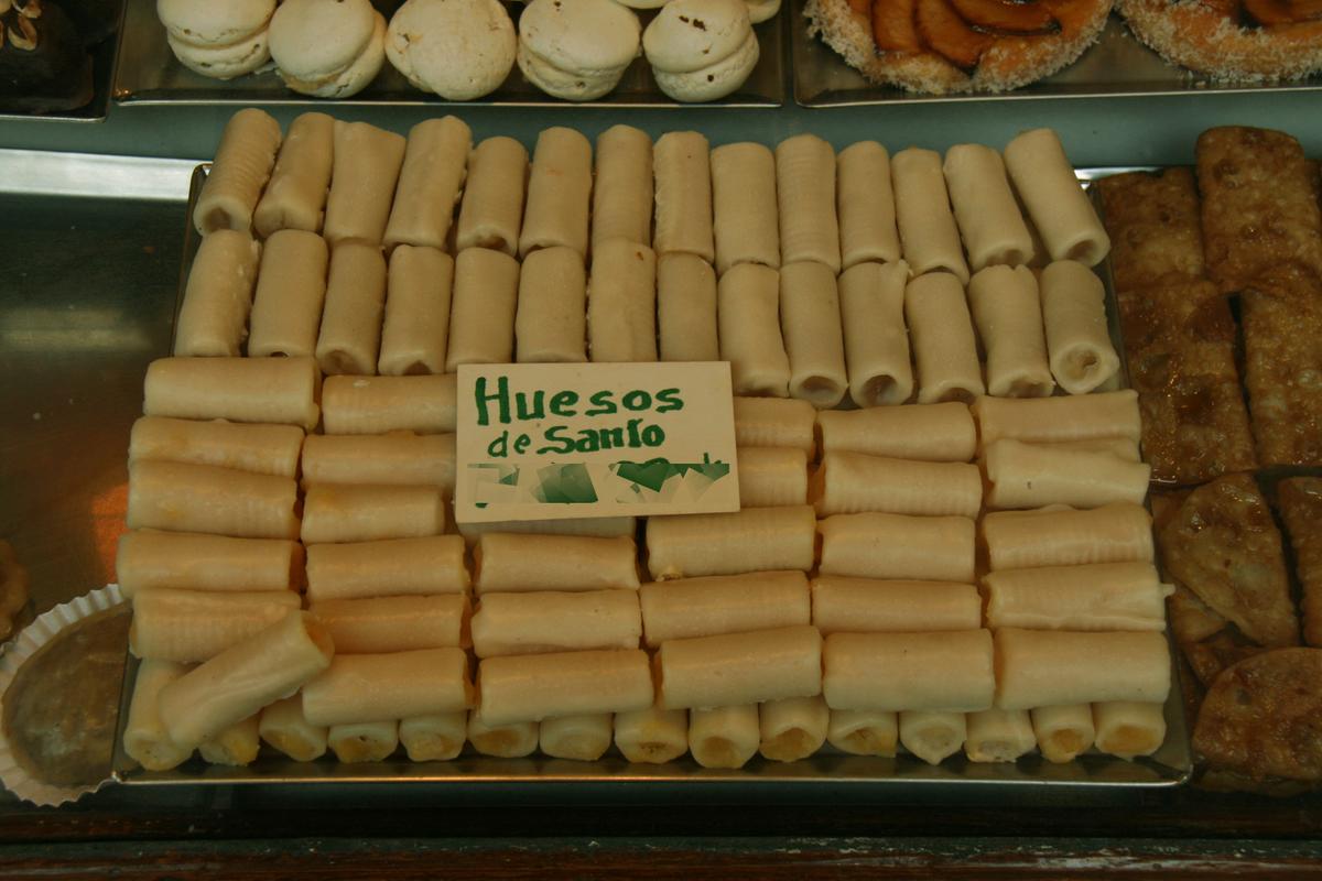 huesos de santo españa