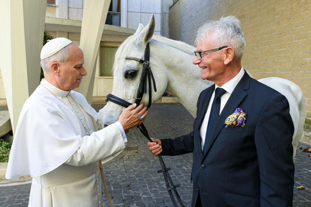 Pope Leo XIV, Andrzej Michalski, horse Proton