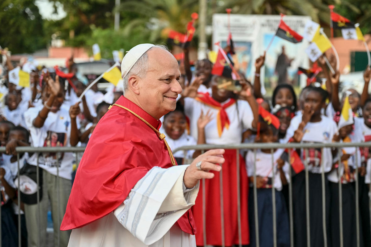 pope-leo-xiv-lady-fatima-luanda-africa