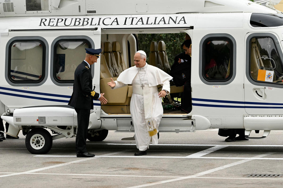 pope-leo-xiv-helicopter-sanctuary-pompei