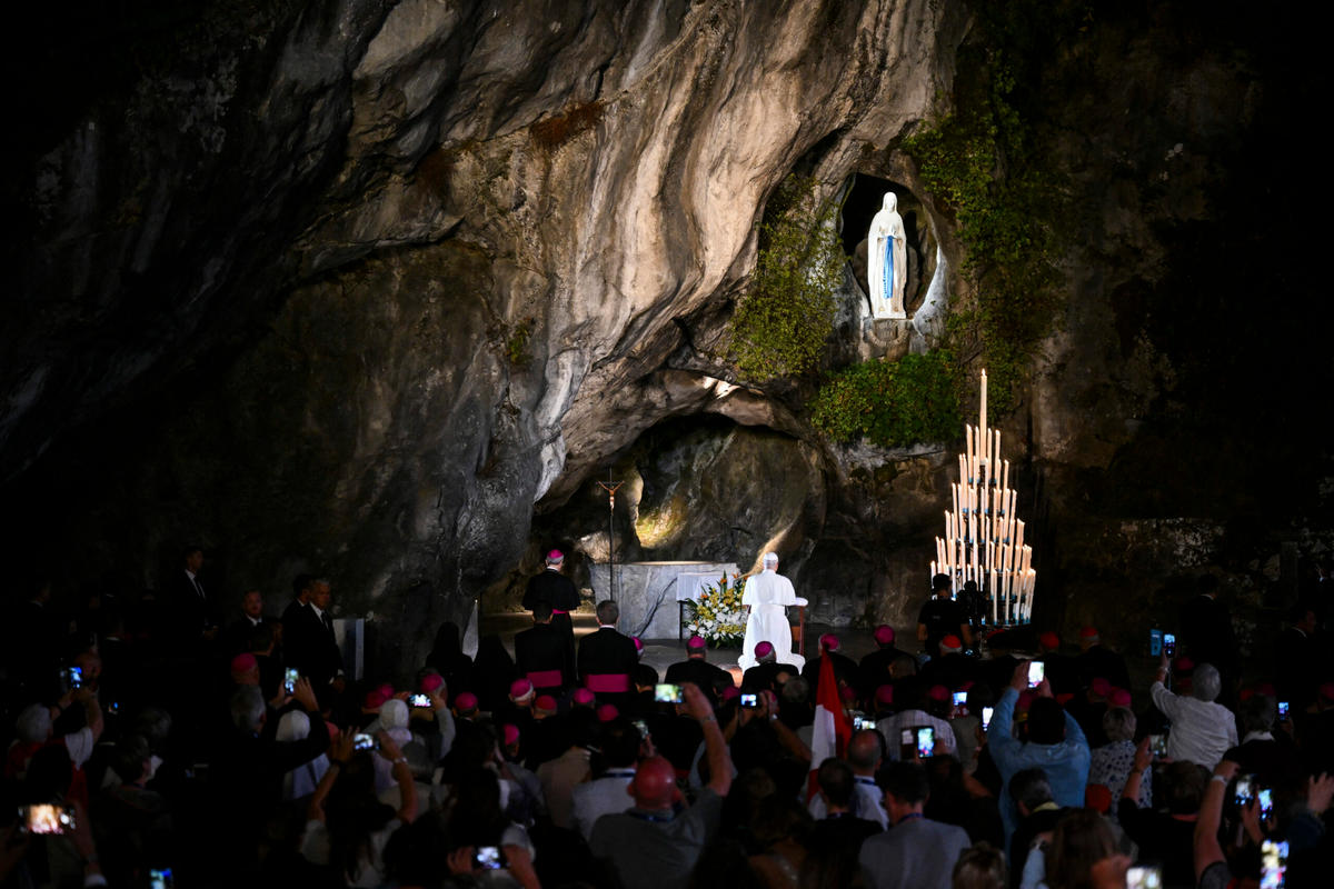 pope-leo-xiv-arrives-prayer-grotto-massabielle-sanctuary-our-lady-lourdes-france-september-26-2026
