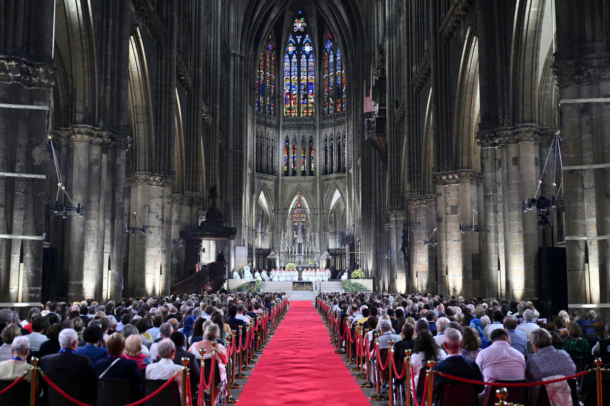 pope-leo-xiv-celebrates-mass-saint-etienne-metz-cathedral-france-september-28-2026