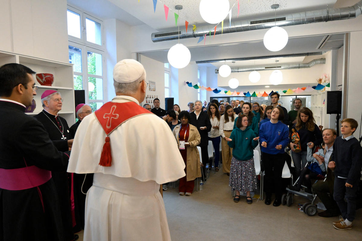 pope-leo-xiv-laurent-ulrich-addresses-people-maison-bakhita-paris-september-26-2026