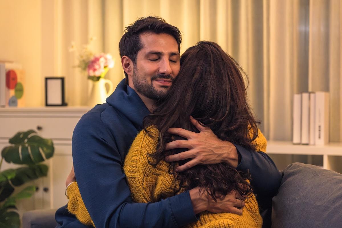 pareja-abrazo-perdón