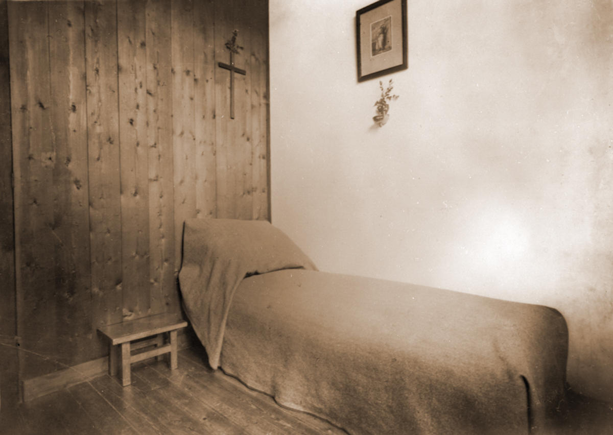 Dernière cellule occupée par sainte Thérèse de Lisieux au Carmel.