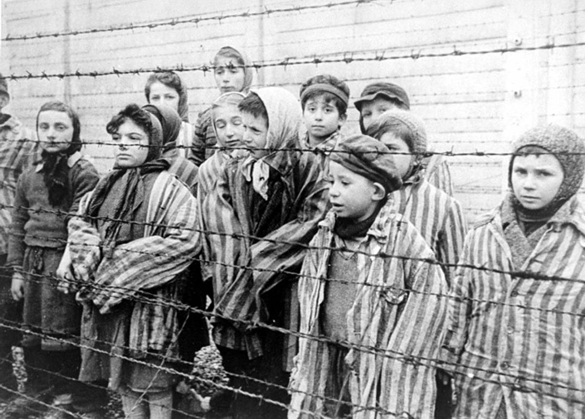 AUSCHWITZ, OBÓZ